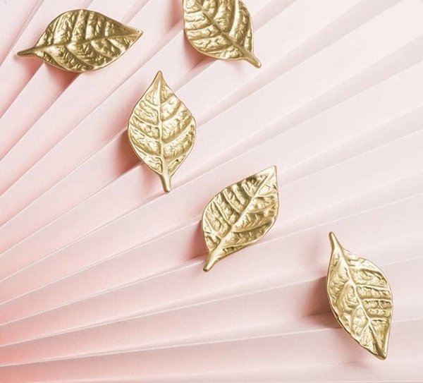 Gold brass autumn leaf cabinet handle/Gold leaf shaped drawer pull/Gold leaves door handle/Fall leaf drawer knob/gold furniture hardware
