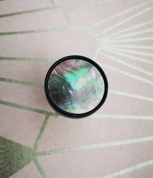 Round matte black mother of pearl drawer handle/Black drawer pull with pearl insert/Pearl hardware/Black metal pearl shell door knob