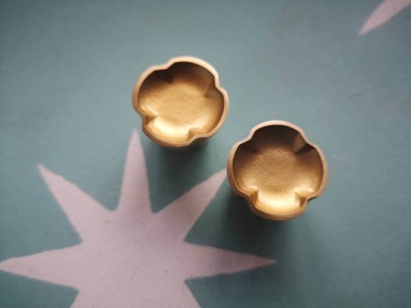 Clover pattern cabinet pull/Gold brass cone shaped drawer knob/Clover shaped door handle/Small brass drawer handle/Brass furniture hardware