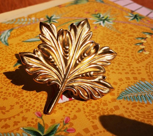Large Gold Maple Leaf Cabinet Pull/ solid brass leaf drawer knob/brass furniture hardware/fancy maple leaf door handle/leaves style handle