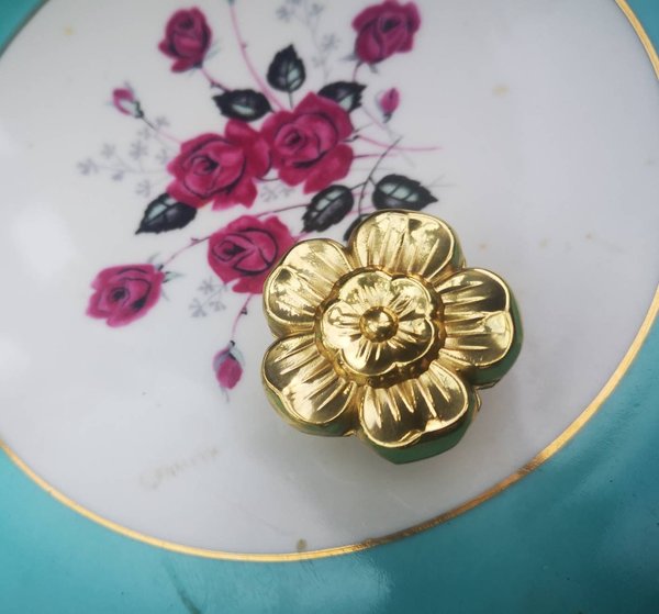 Gold wild rose design cabinet pull/Tudor rose door handle/Shiny brass flower drawer knob/Brass furniture hardware/Gold brass flower handle