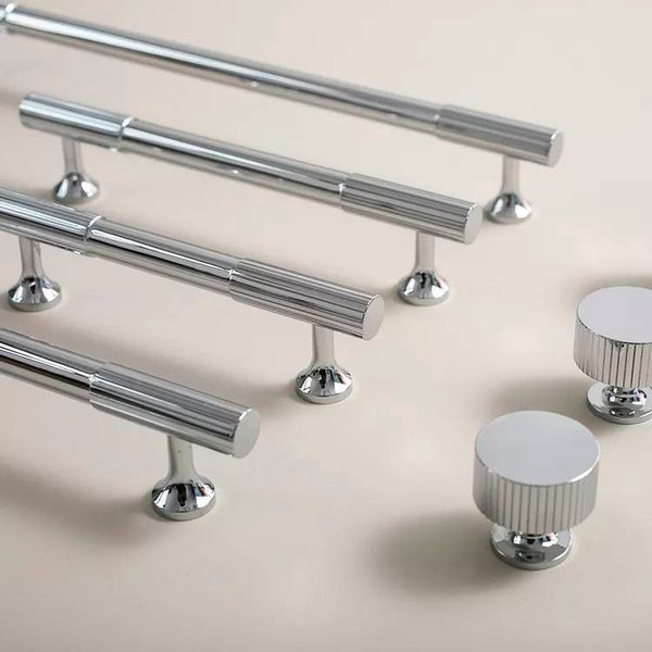 Shiny silver cabinet pull/Silver cabinet door handle with a line pattern/Chrome silver drawer handle/Modern shiny silver furniture hardware