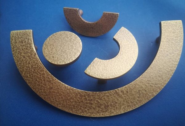 Aged hammered brass semi circle shaped handle/hammered bronze drawer pull/kitchen hardware/large cabinet handle/bronze wardrobe door handle