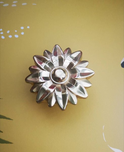 Gold star flower drawer handle/Gold brass flower cabinet handle/Brass vintage door knob/Brass furniture hardware/Unique flower drawer knob