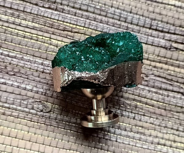 Green or white quartz crystal geode and brass cabinet handle/gemstone drawer handle/crystal door handle/raw semi precious stone door knob