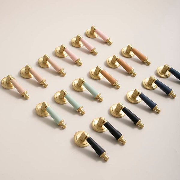 Pastel colour leather and brass drop drawer handle/Light coloured leather and gold drop cabinet pull/Brass drop handle wrapped in leather