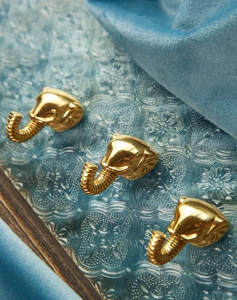 Shiny gold elephant head shaped cabinet pull/Gold brass elephant design drawer handle/Elephant door knob/Brass hardware/Elephant door pull