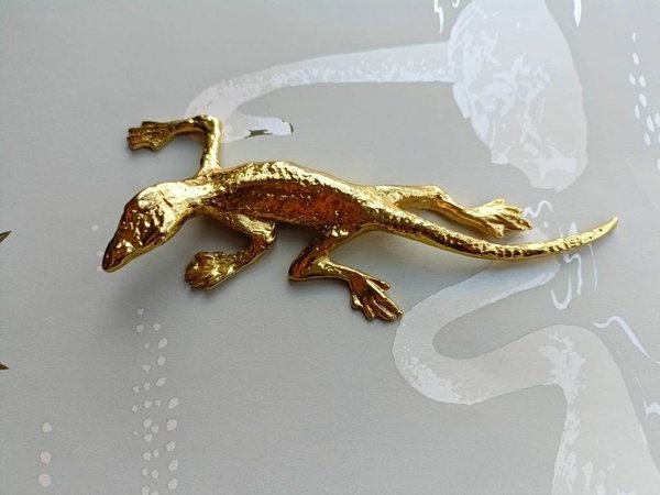 Gold lizard drawer handle/Gold Geko cabinet handle/Unique brass door handle/Brass cabinet hardware/Brass lizard door knob/Lizard door handle