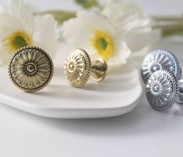Shiny gold or silver antique style drawer pull/Ornate Edwardian daisy design door handle/Arts and craft inspired flower pattern cabinet knob