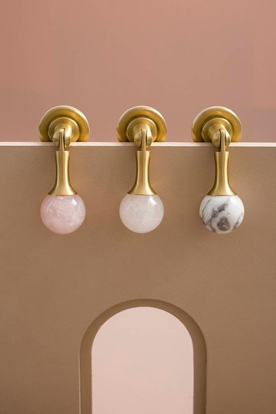 Gold stone ball drop handle in rose quartz, white quartz and marble/Gemstone drawer pull/Semi precious stone cabinet pull/Crystal handle