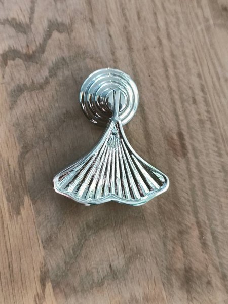 Shiny silver ginkgo drop leaf drawer handle/leaf shaped cabinet pull/silver leaf drawer pull/Silver furniture hardware/silver door handle