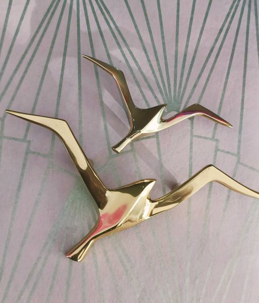 Gold seagull drawer handle/Gold brass flying bird cabinet pull/Sea burd door knob/Beach theme furniture hardware/Flying bird drawer knob