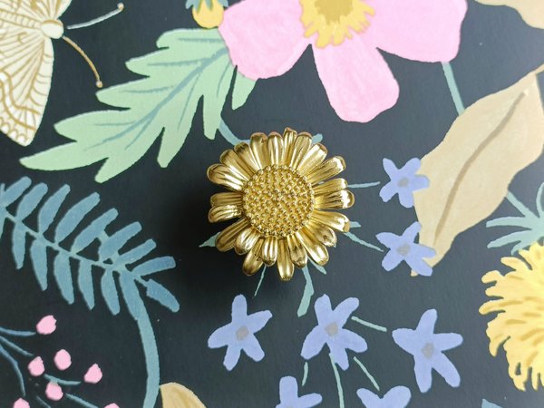 Gold Daisy cabinet handle/Brass flower shaped drawer pull/Gold brass daisy door knob/bedroom furniture hardware/Fresh daisy door handle