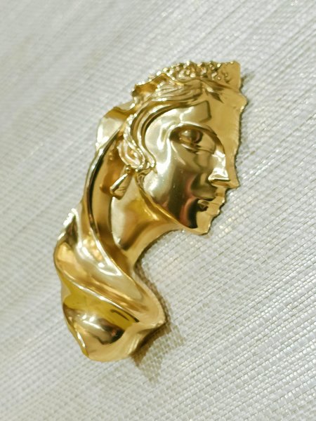 Gold brass Aphrodite cabinet handle/Gold Goddess door handle/Beautiful lady drawer handle/Unique furniture hardware/Woman door handle