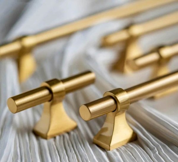 Gold brass bar cabinet handle with retro look/Gold drawer handle/home improvement hardware/Gold cabinet door handle/Gold hardware