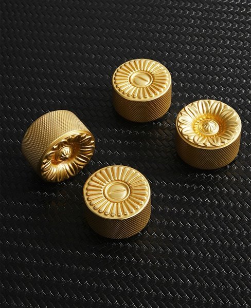 Classic style solid brass drawer knob/Ornate gold cabinet pull/Gold door knob/Gold drawer pull/furniture hardware/cabinet renovation/Texture