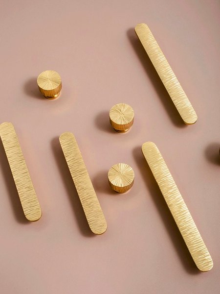 Retro style gold brass shape bar handle and knobs/Scored texture gold brass hardware/Shiny gold brass drawer pull/Gold kitchen hardware/MCM
