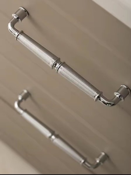 Deluxe shiny silver drawer pull with textured grip/Ornate silver curved cabinet handle/Silver Chrome textured door knob/Silver drawer knob