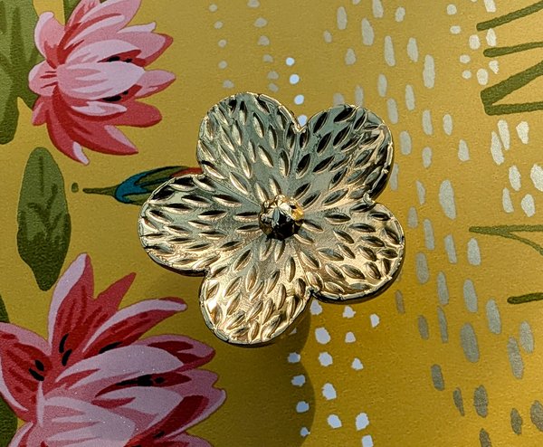 Gold brass flower door handle/Daisy cabinet pull/Flower drawer knob/Flower shaped cabinet handle/Floral door knob/Brass furniture hardware